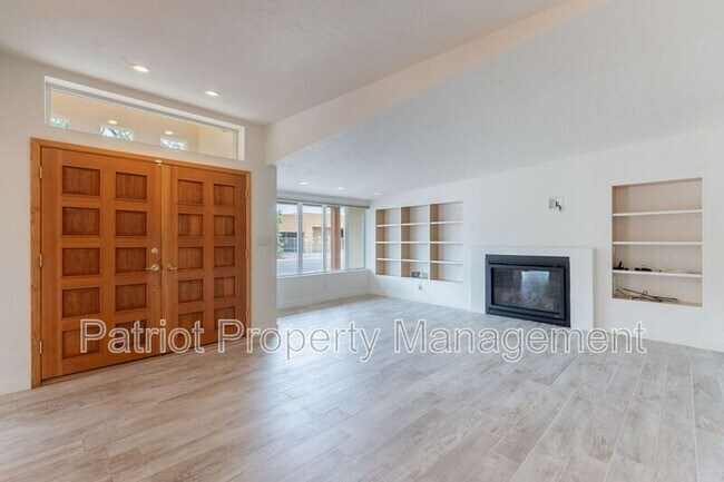 Building Photo - 7024 E Orange Blossom Ln