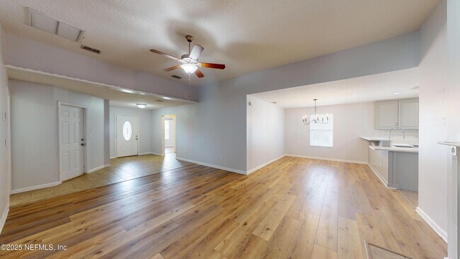 Building Photo - 13290 Pacemaker Dr