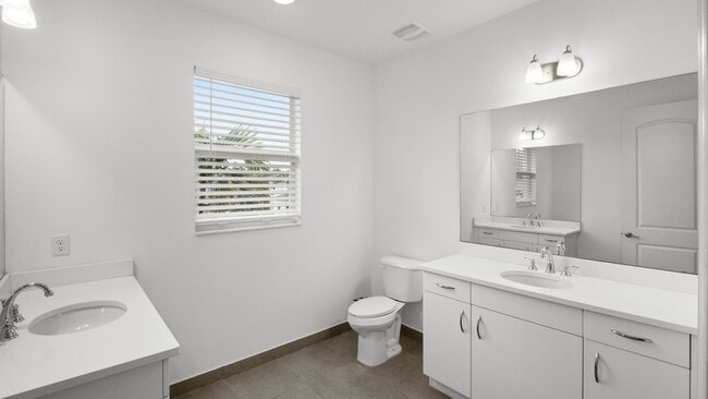 Building Photo - 6919 Pines Cir