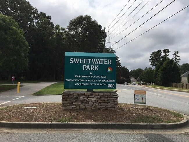 Building Photo - 2690 Binghampton Ln