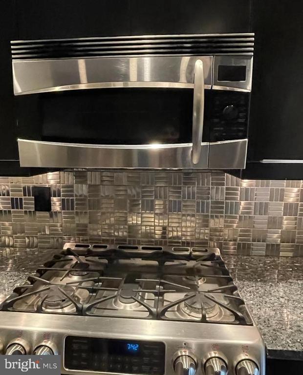 Building Photo - 105 Thoreau Dr