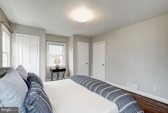 Building Photo - 5724 27th St NW