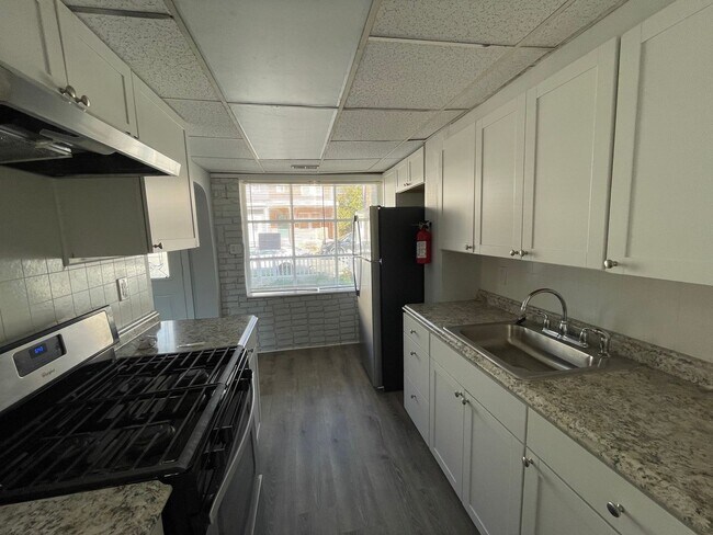 Building Photo - Newly Renovated 2 Bedroom/1 Bathroom Home with Driveway and Double Lot!