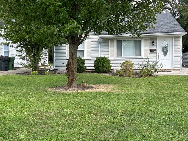 Primary Photo - 1218 Hugo St