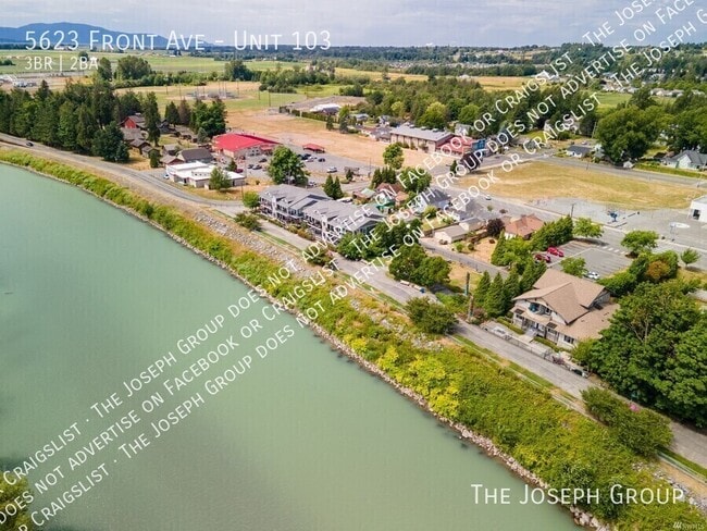 Building Photo - 5623 Front Ave