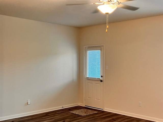 Building Photo - 316 Marsh Ln