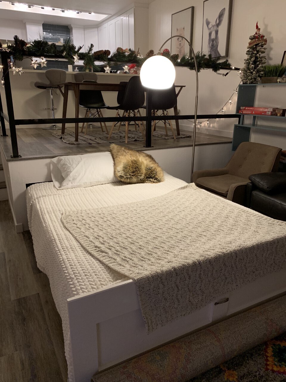 queen bed roll out - 8124 Marina Pacifica Dr N