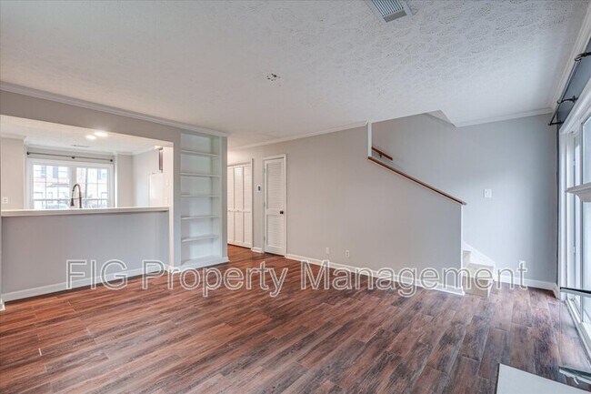 Building Photo - 479 Claircrest Dr