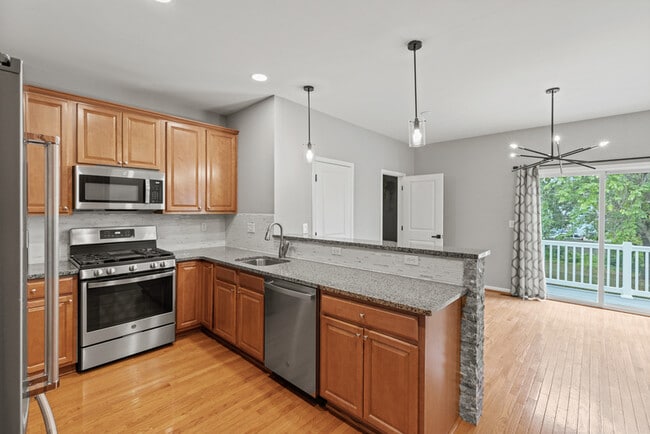 Building Photo - 36 S Poplar St