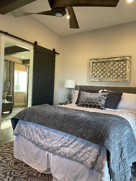 Building Photo - 300 Grace Ln