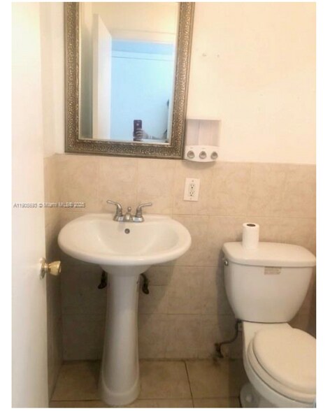 Building Photo - 4672 NW 9th Dr