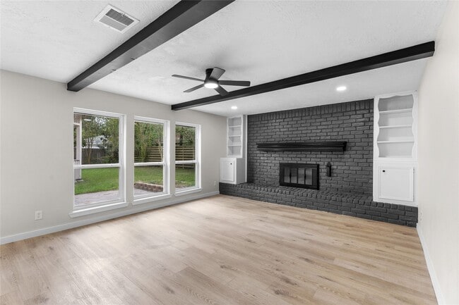 Building Photo - 28814 Enchanted Dr