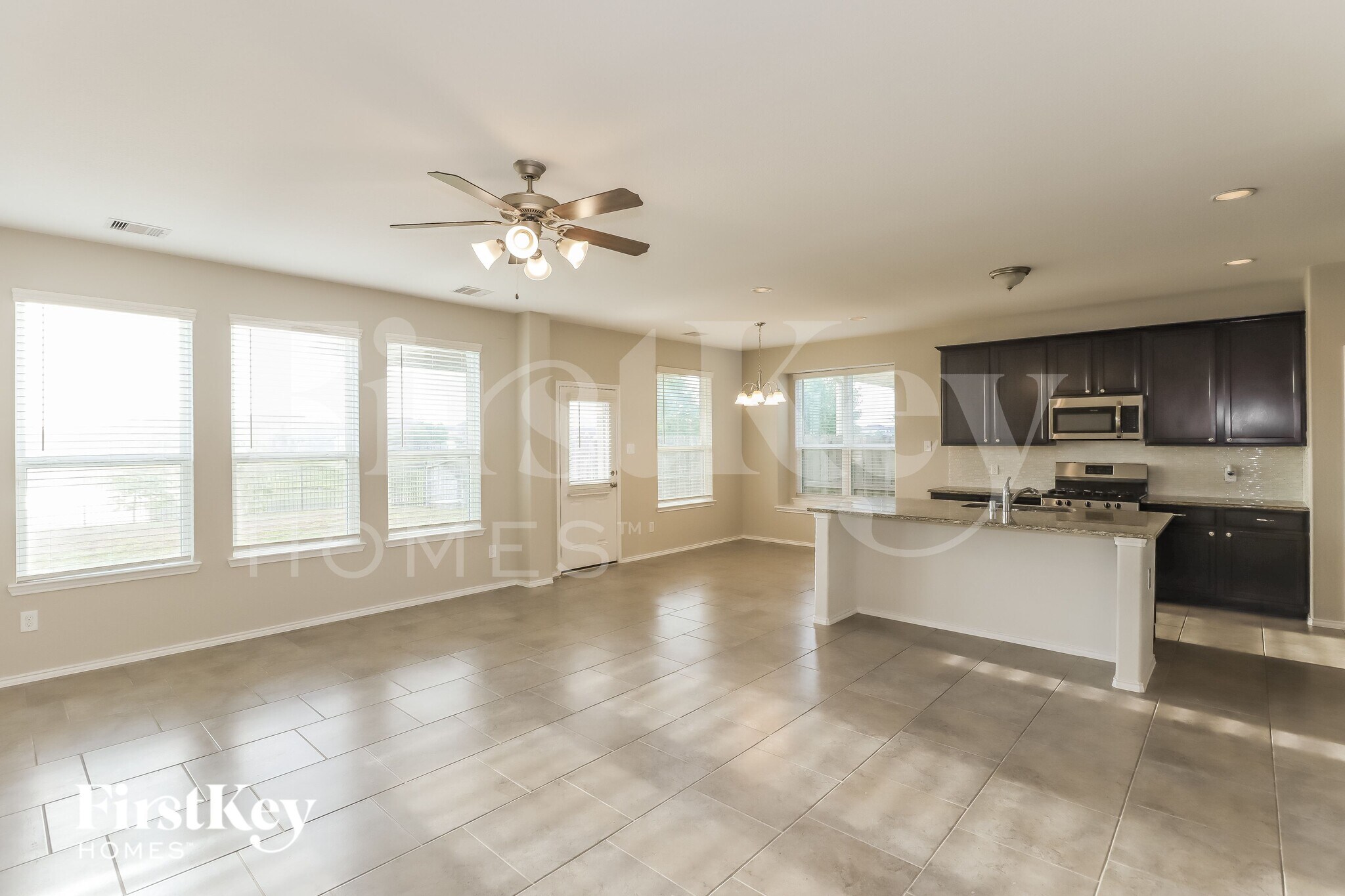 Building Photo - 5010 Naples Grove Ln