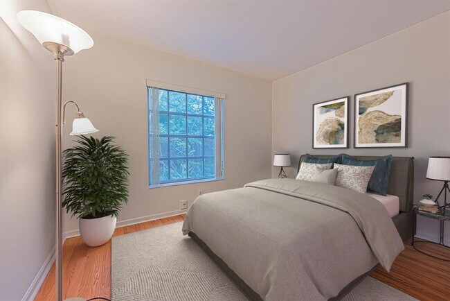 Building Photo - 2161 NE 68th St