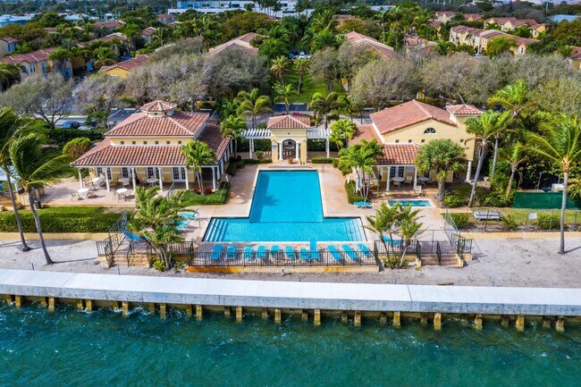 Building Photo - 1035 Lake Shore Dr