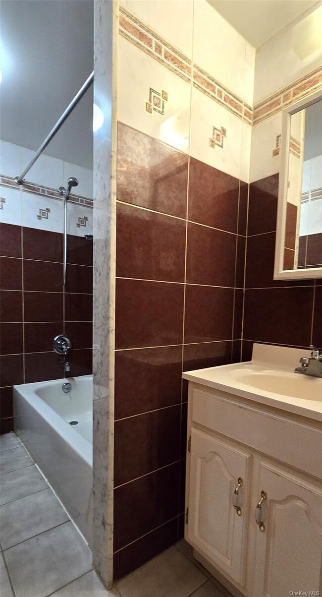 Building Photo - 29-15 31st Ave