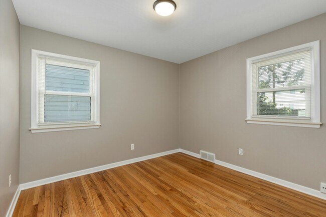 Building Photo - 1319 Amelia St