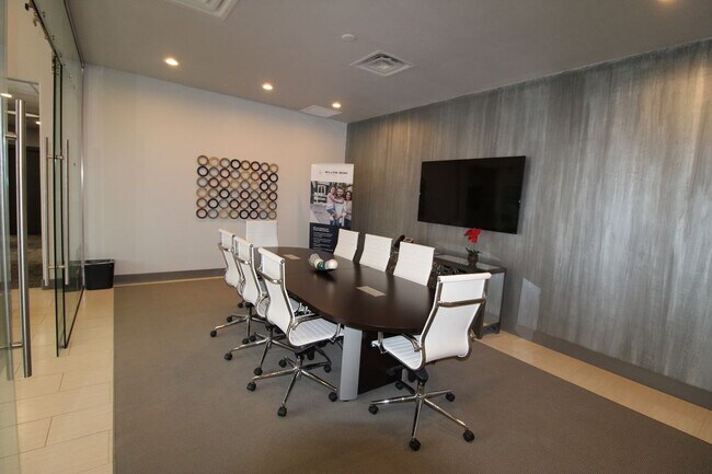 Building Photo - 418 Village Dr