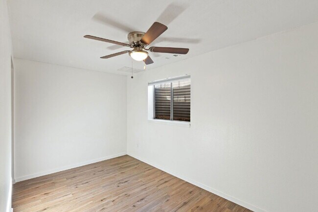 Building Photo - 2020 Independence Dr