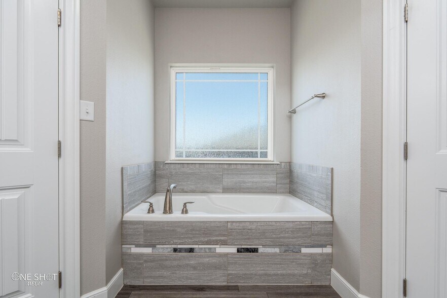 Building Photo - 3018 Oakley