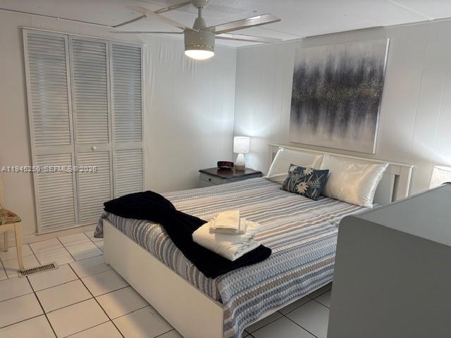 Building Photo - 231 W Lake Dr