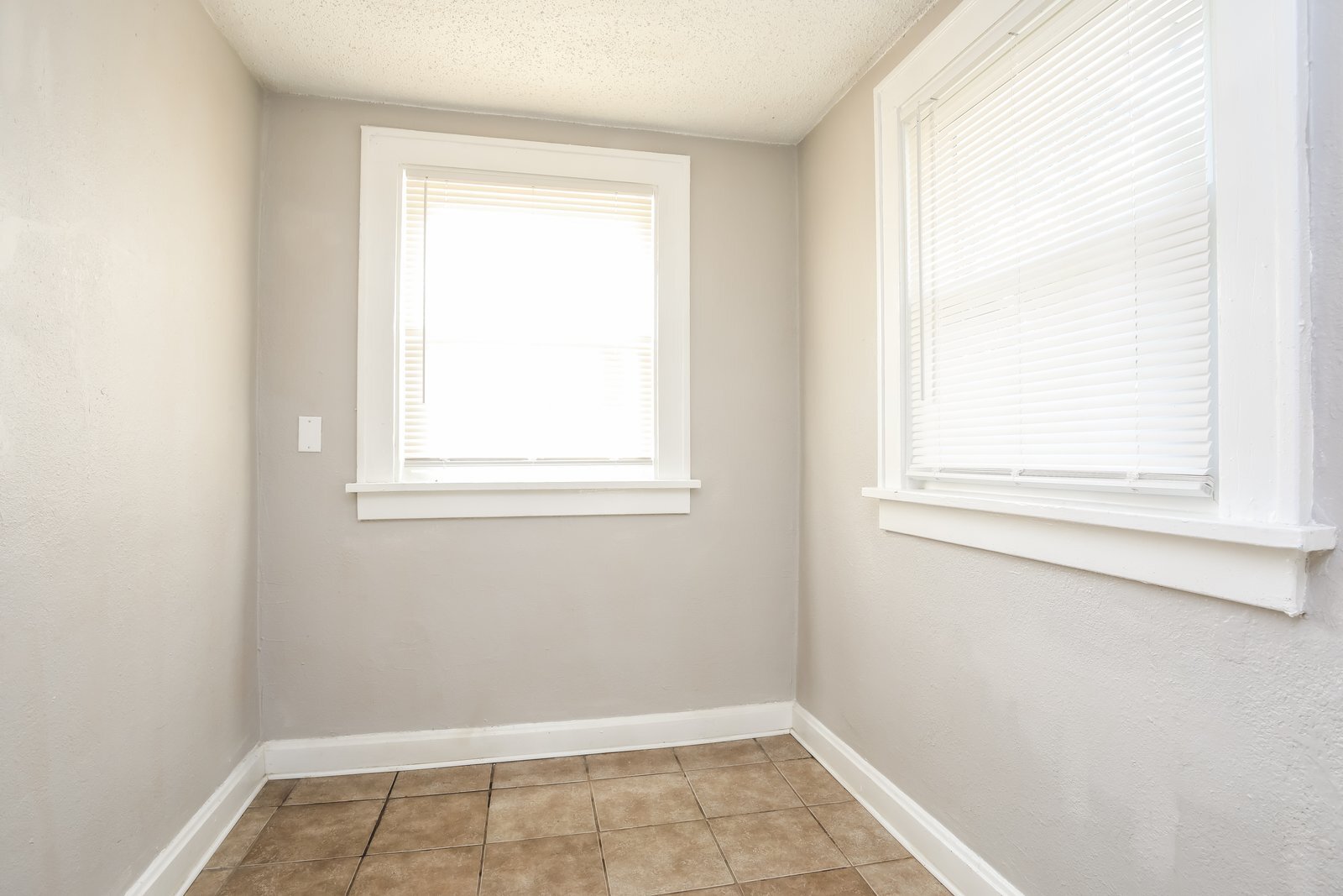 Building Photo - 6620 Wabash Ave