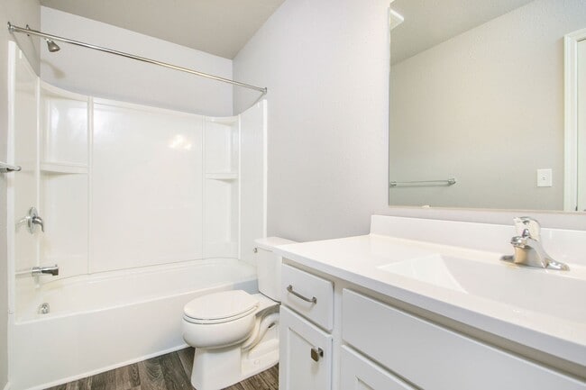 Building Photo - Newer 4 Bedroom for Lease