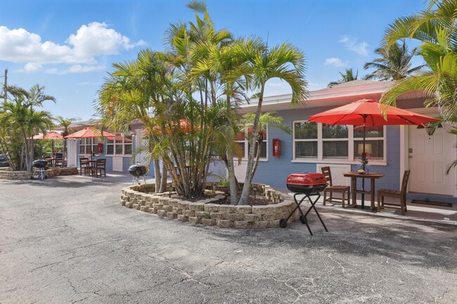 Building Photo - 1381 S Orlando Ave
