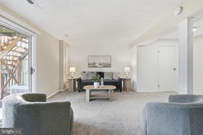 Building Photo - 7619 Nutwood Ct
