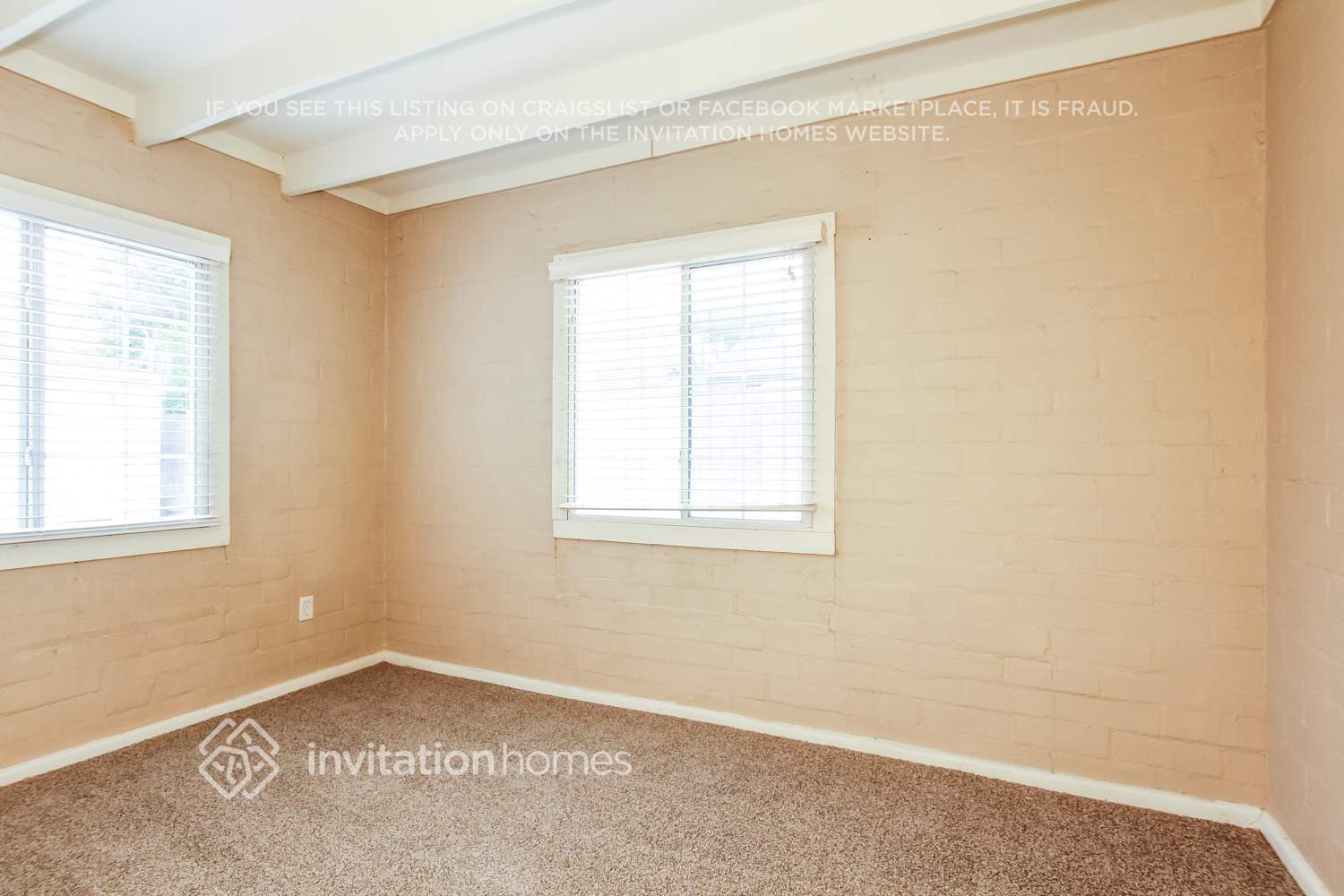 Building Photo - 1046 E Indianola Ave