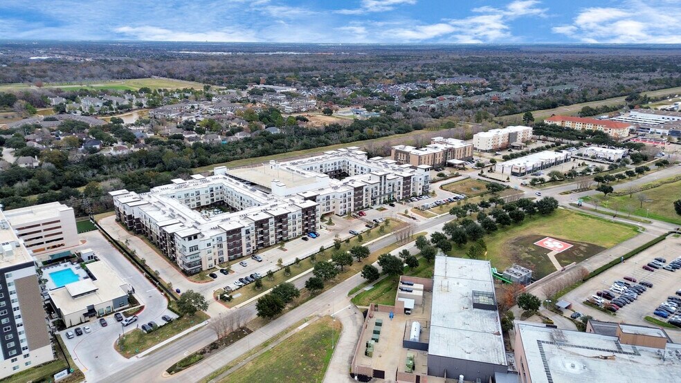 Building Photo - 18210 Park Row Blvd