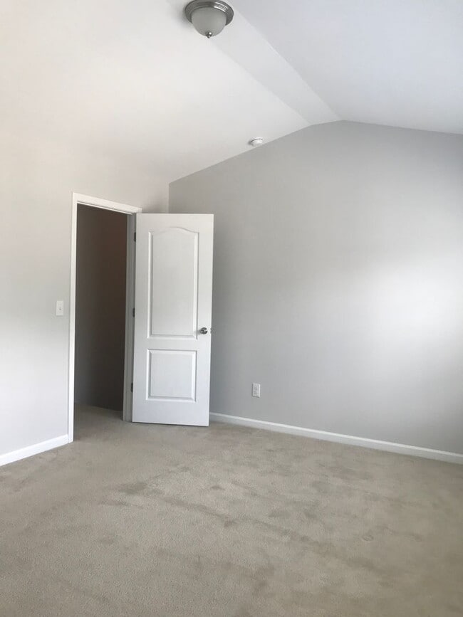Building Photo - PRICE REDUCED!!  ASK US ON THE GREAT INCEN...