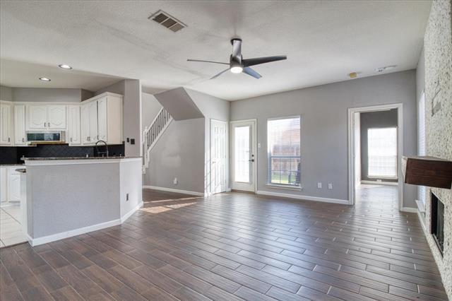 Building Photo - 2712 Summertree Dr