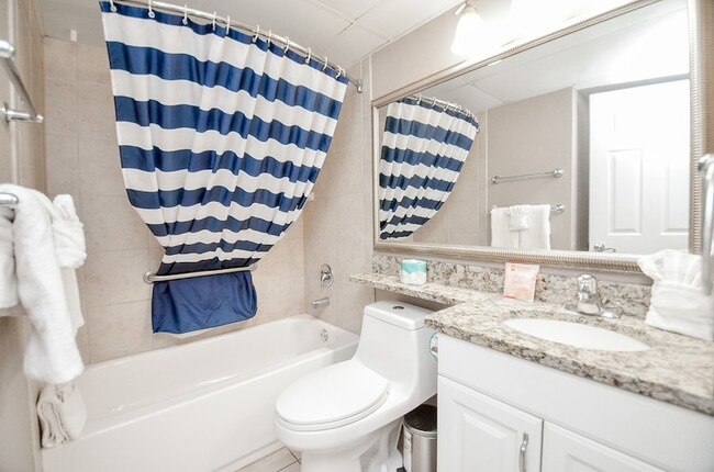 Building Photo - 6102 Seawall Blvd