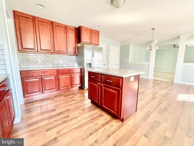 Building Photo - 307 S Marshview Terrace