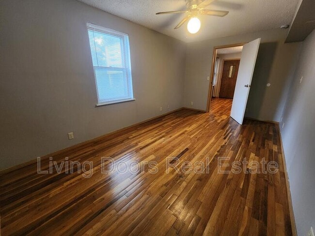 Building Photo - 1301 Hill St