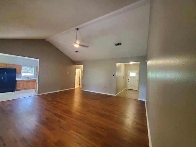 Building Photo - 183 Melody Ln