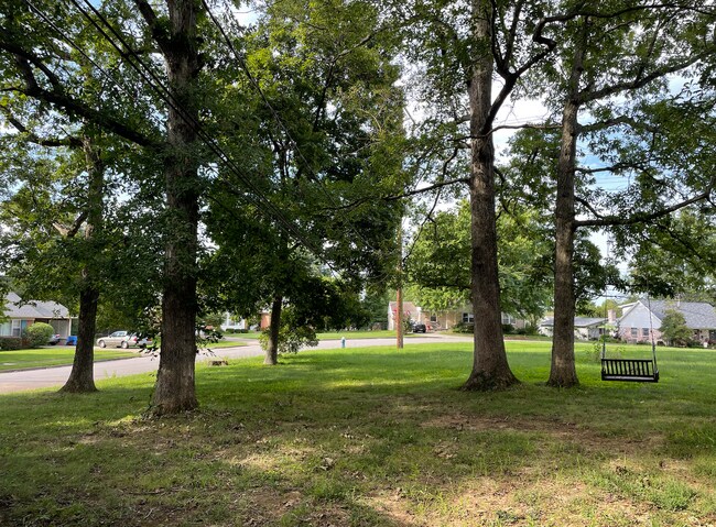 Building Photo - 3 Bedroom | 3 Bath House in Elizabethtown - FOR RENT