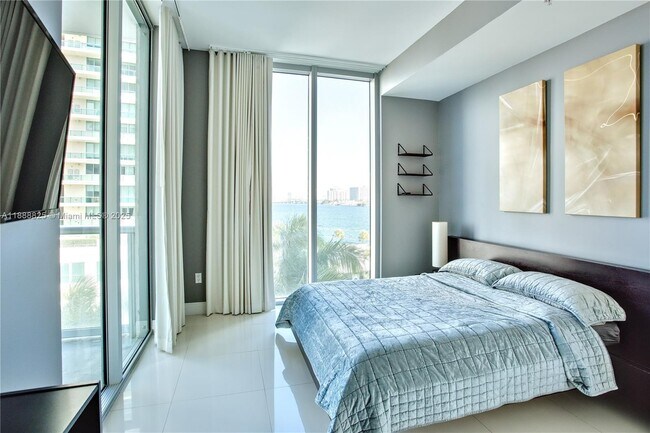 Building Photo - 7928 East Dr