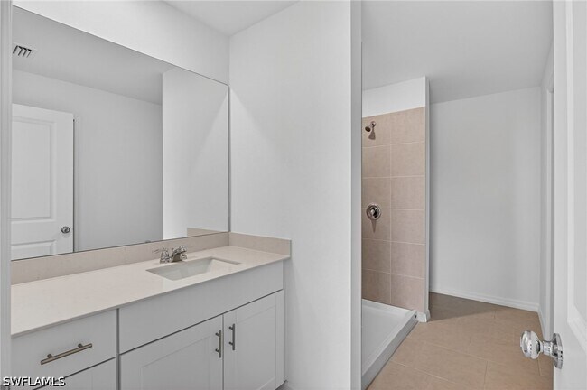 Building Photo - 11621 Savanna Lks Blvd