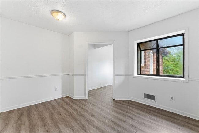 Building Photo - 2130 Fieldstone View Ct SE