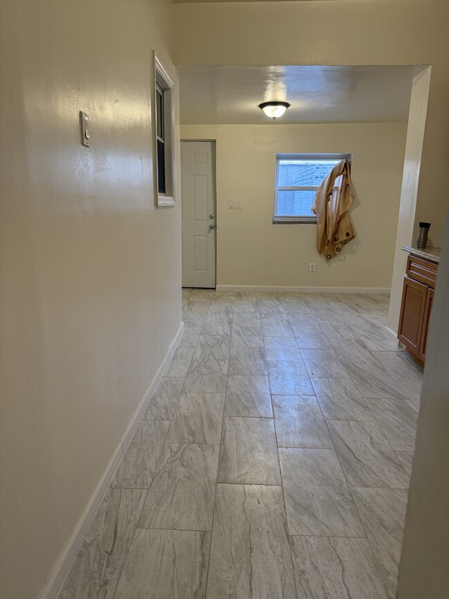 Kitchen/Dining room - 11017 Northern Blvd