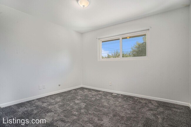 Building Photo - 3 br, 2 bath House - 709 Zion Dr