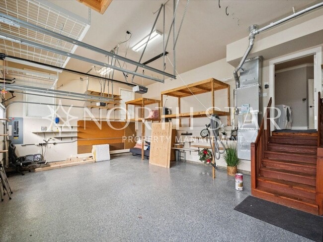 Building Photo - Tuscan Hills Traditional in Happy Valley