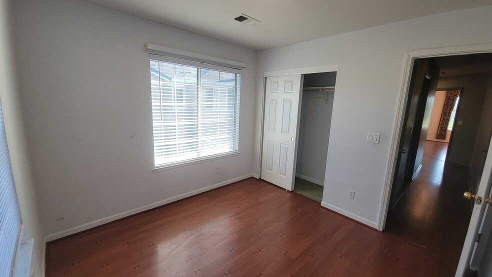 Building Photo - 1537 Hermocilla Way