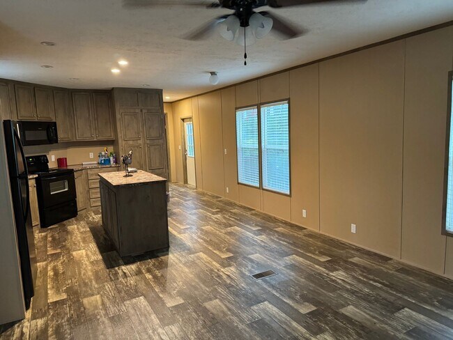 Building Photo - 125 Laurel Mountain MHP Dr
