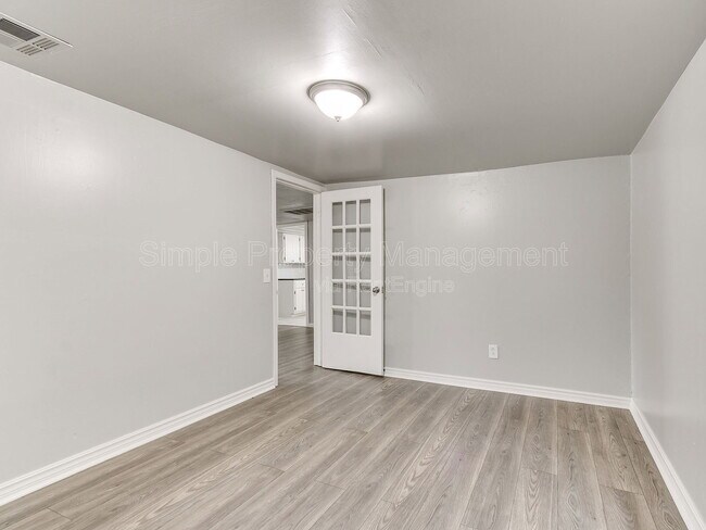 Building Photo - 9706 N Garnett Dr