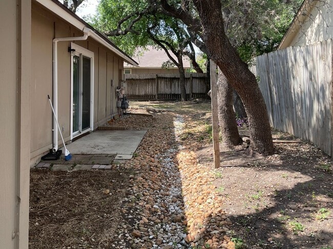 Building Photo - 8916 Hambledon Dr