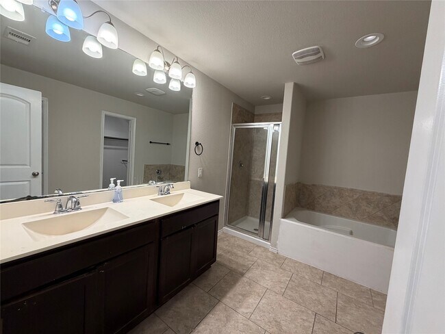 Building Photo - 24307 Hampton Terrace Ln