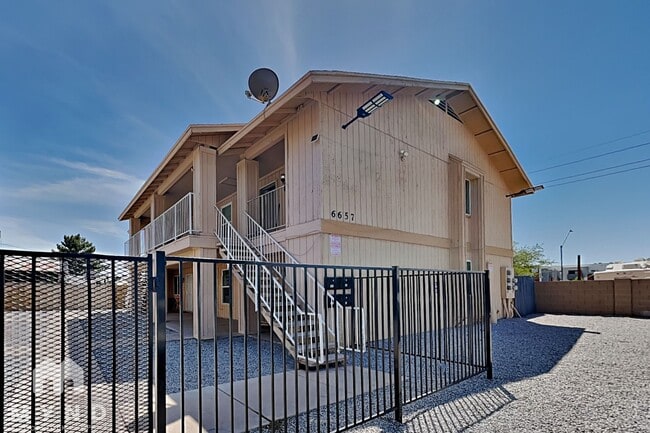 Building Photo - 6657 W Ocotillo Rd